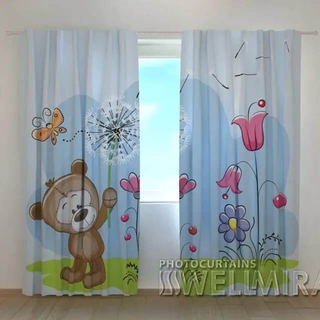 3D-gardin Nallebjörn på en äng